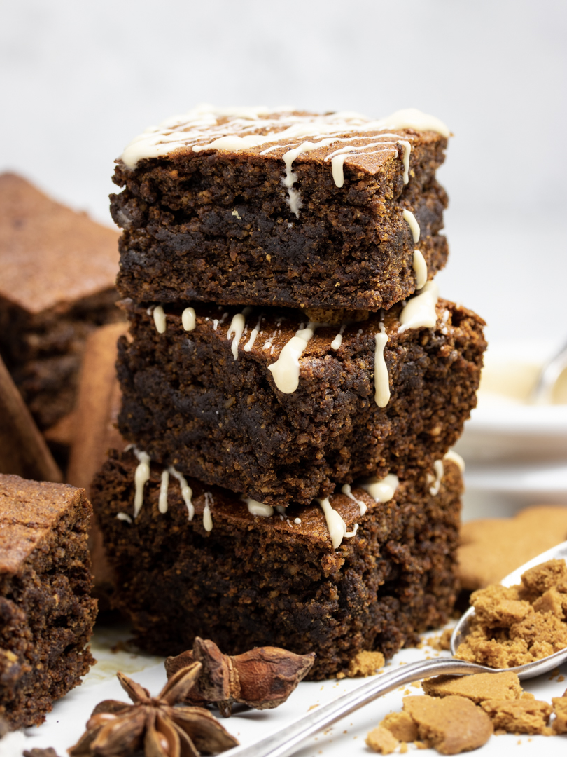 Fudgy Gingerbread blondies