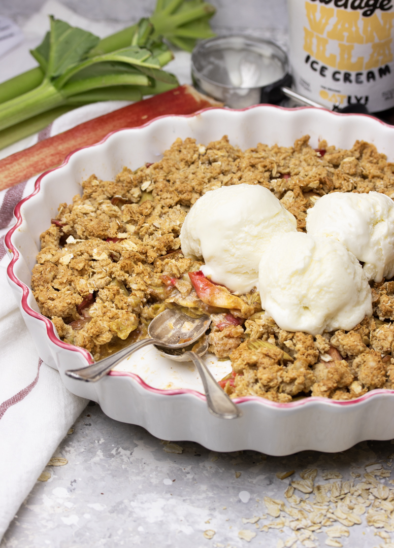 Simple yet Elegant Vegan Rhubarb crumble